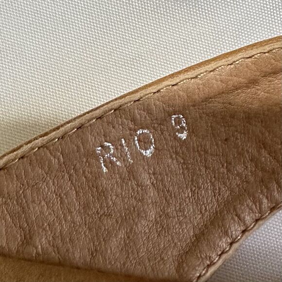 Passions Womens Size US 9 Tan Mustard Stitched  Comfort Low Heel Thong Sandals - Picture 8 of 8